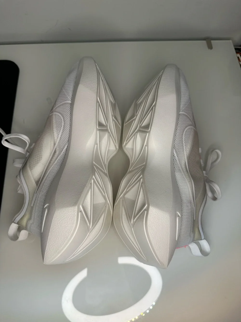 Nike Women’s White Mesh Sneakers with Coral Accents - Picture 5 of 8